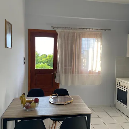 A Stylish And Spacious Retreat Perfect For Family Comfort Kamena Vourla