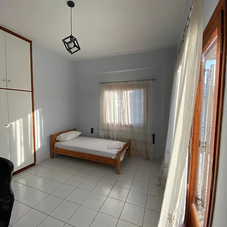 A Stylish And Spacious Retreat Perfect For Family Comfort Kamena Vourla