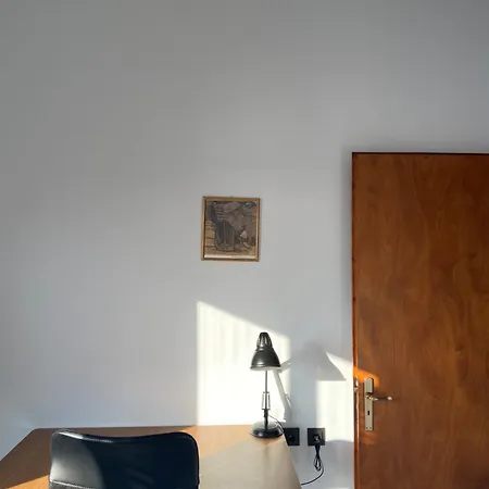 Apartment A Stylish And Spacious Retreat Perfect For Family Comfort Kamena Vourla